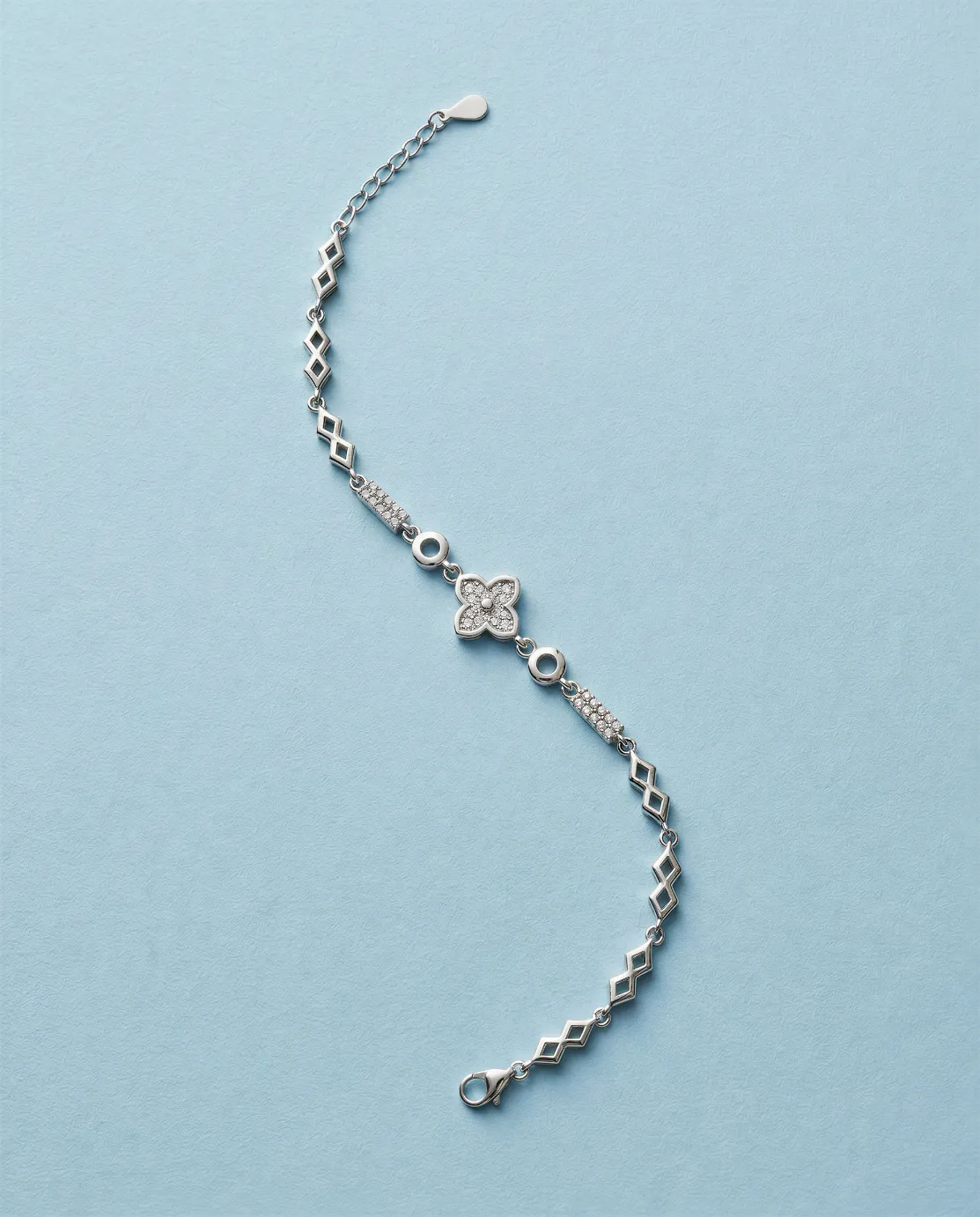VJ03.1 Fleur Charm Diamond Bracelet - Image 1